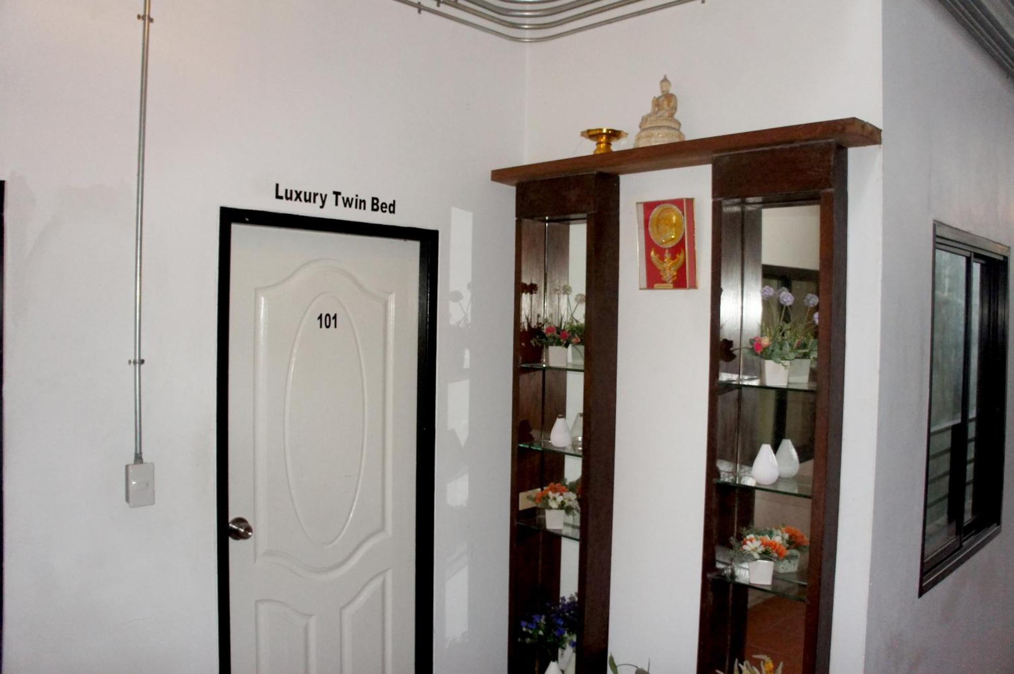 White Jail At Koh Tao Hostel Екстер'єр фото