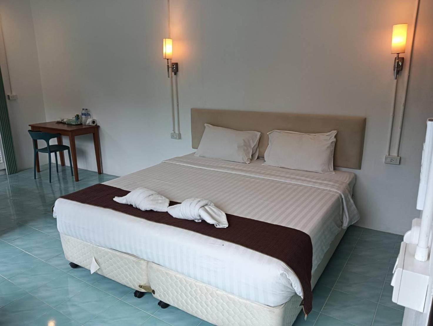White Jail At Koh Tao Hostel Екстер'єр фото