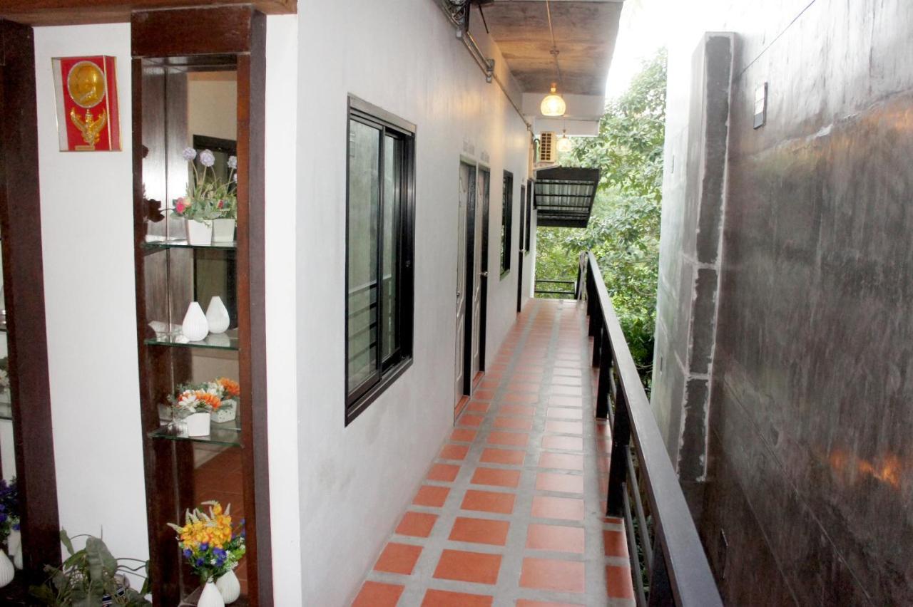 White Jail At Koh Tao Hostel Екстер'єр фото